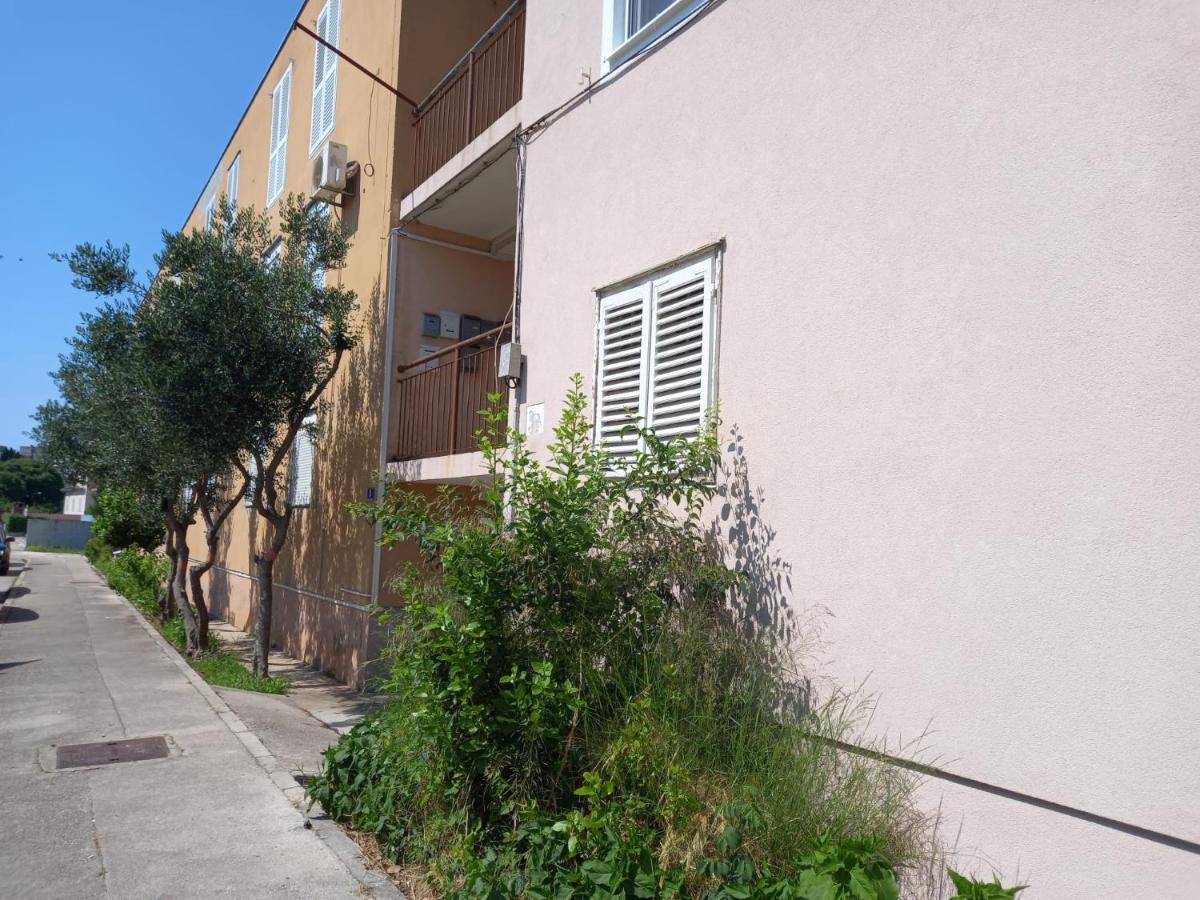 Apartman Zara Exterior photo