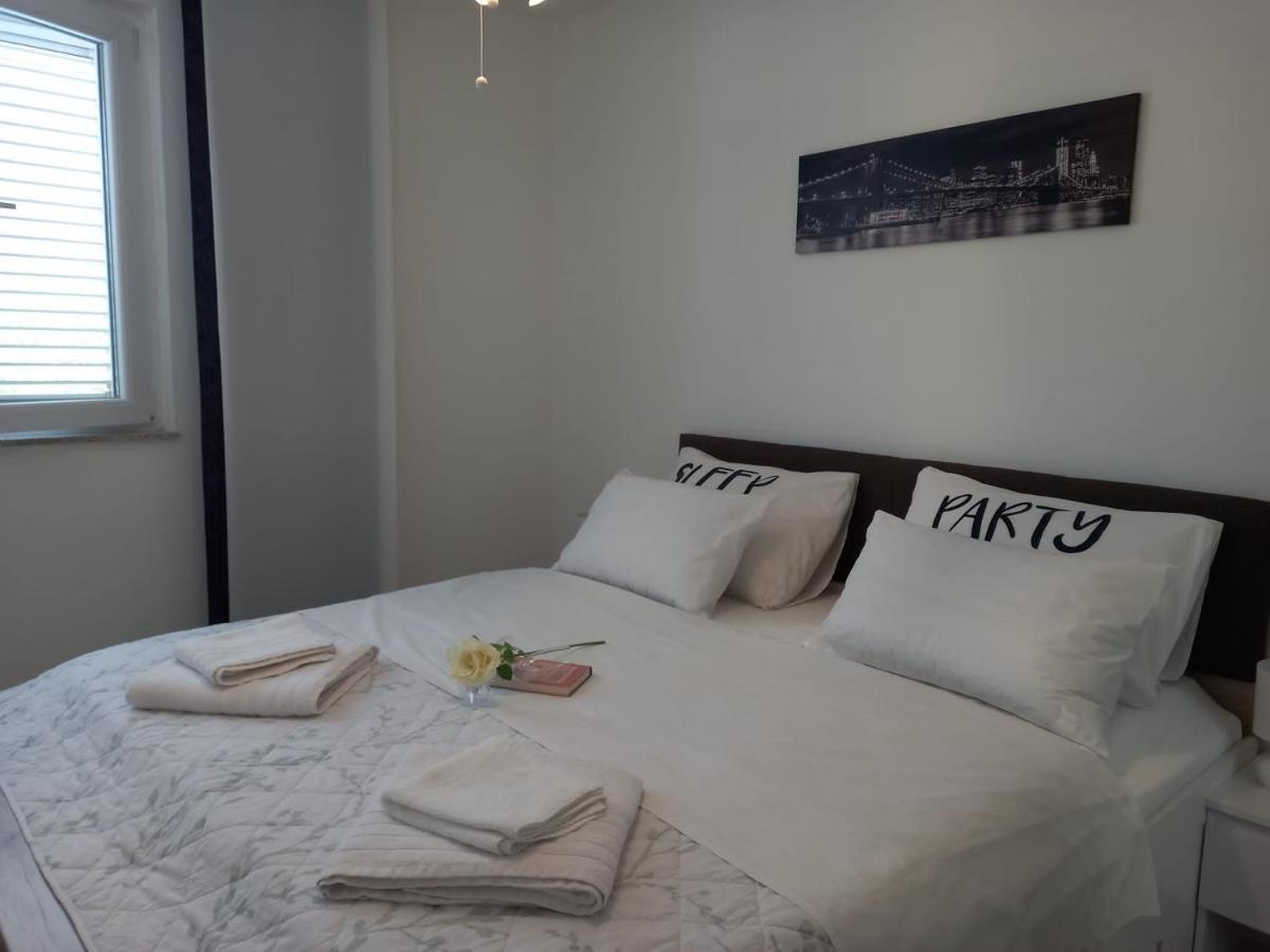Apartman Zara Exterior photo